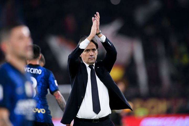 Simone Inzaghi, entraîneur de l'Inter, célèbre la victoire de son équipe sur la pelouse de la Roma, le 4 décembre au Stadio Olimpico (GIUSEPPE MAFFIA / NURPHOTO)