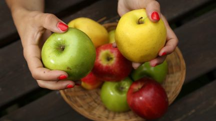 &nbsp; (Les trois quarts des échantillons de pommes testés par Greepeace étaient contaminés par les pesticides © MaxPPP)