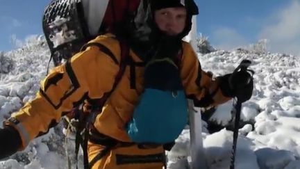 Louis-Philippe Loncke n'hésite pas à partir à l'aventure dans des milieux hostiles, et fait face à la fois aux éléments, mais aussi à la solitude.  (CAPTURE ECRAN FRANCE 2)