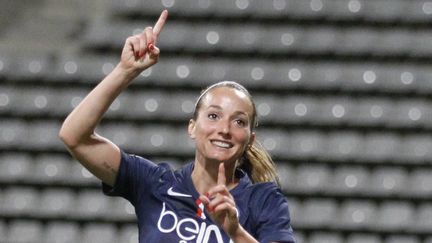 Kosovare Asllani, l'attaquante du PSG,&nbsp;f&ecirc;te son but contre Juvisy, au stade Charl&eacute;ty (Paris), le 4 octobre 2014.&nbsp; (XAVIER LAINE / BONGARTS)