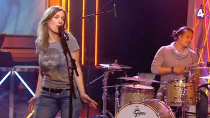 Anaïs sur le plateau de &quot;Monte le son !&quot; (France 4)
 (France 4/Culturebox)