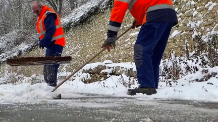 Épisode de froid : plusieurs départements en vigilance orange neige-verglas (France 2)