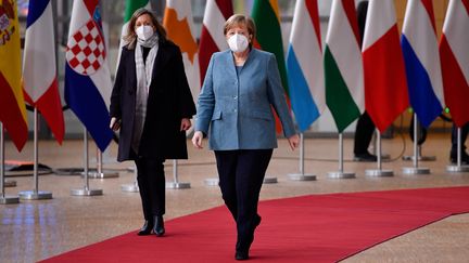 La chancelière allemande, Angela Merkel, arrive au sommet des dirigeants européens à Bruxelles, le 10 décembre 2020.&nbsp; (JOHN THYS / AFP)