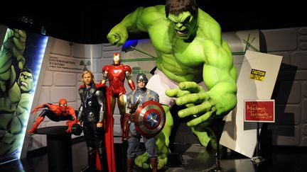 Des figurines de cire repr&eacute;sentant les "Avengers", au mus&eacute;e Madame Tussauds de New York, le 26 avril 2012. (KEITH BEDFORD / REUTERS)