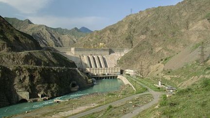 Toktogul Dam, un projet hydroélectrique sur la rivière Naryn, au Kirghizistan en février 2008. (Gavin Hellier / Robert Harding Patrimoine / robertharding)