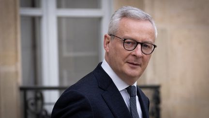 Le ministre de l'Economie, Bruno Le Maire, dans la cour de l'Elysée, à Paris, le 21 février 2024. (MATHILDE KACZKOWSKI / HANS LUCAS / AFP)