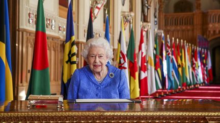 La reine Elizabeth II, le 5 mars 2021 au château de Windsor, à l'occasion de son discours pour la Journée du Commonwealth. (STEVE PARSONS / AFP)