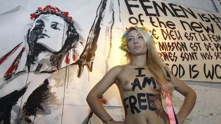 Inna&nbsp;Shevchenko, militante f&eacute;ministe ukrainienne, lors de l'inauguration du camp d'entra&icirc;nement des Femen &agrave; Paris, le 18 septembre 2012. (© JACKY NAEGELEN / REUTERS / X00198)