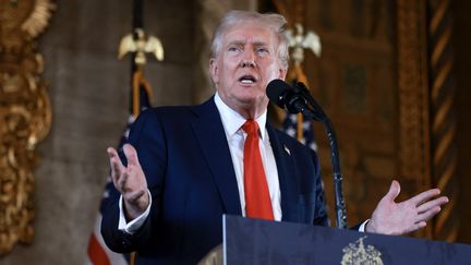 Donald Trump, lors d'une conférence de presse depuis sa résidence à Mar-a-Lago, en Floride, le 8 août 2024. (JOE RAEDLE / GETTY IMAGES NORTH AMERICA)