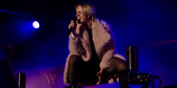 La charismatique chanteuse danoise Karen Marie Ørsted alias MØ, à Rock en Seine, vendredi 25 août.
 (Olivier Flandin / FTV)