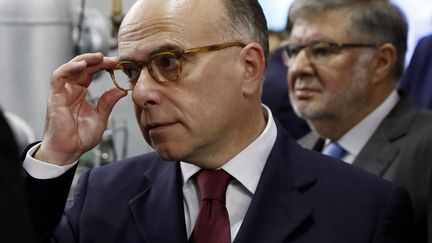 Le Premier ministre Bernard Cazeneuve en visite à Paris le 2 février 2017. (PATRICK KOVARIK / AFP)