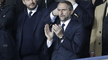 Jean-Claude Blanc applaudit lors du 16ème de finale de Ligue des Champions entre le PSG et Manchester United, le 6 mars 2019 au Parc des Princes (Paris). (GEOFFROY VAN DER HASSELT / AFP)