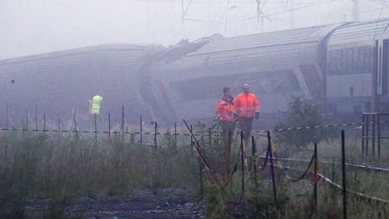  (Le train a rattrapé un convoi de marchandises qui le précédait sur la voie et l'a percuté par l'arrière, provoquant le déraillement de plusieurs wagons  © Virginia Mayo/AP/SIPA)