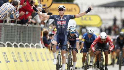 Tim Merlier (Alpecin Fenix) a remporté la 3e étape du Tour de France au sprint, lundi 28 juin 2021. (BENOIT TESSIER / AFP)