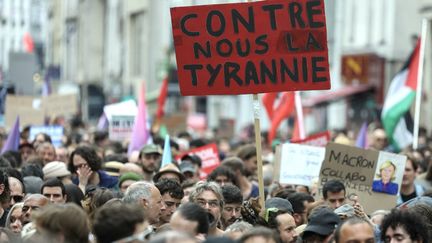 La manifestation contre "le coup de force de Macron", à Paris, le 7 septembre 2024. (THOMAS SAMSON / AFP)