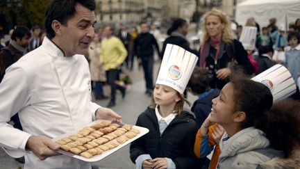 Un des nouveaux trois &eacute;toiles 2015 : le Pavillon Ledoyen, dirig&eacute; par le chef&nbsp;Yannick All&eacute;no, qui participait le 13 octobre 2014 &agrave; la Semaine du Go&ucirc;t. (STEPHANE DE SAKUTIN / AFP)