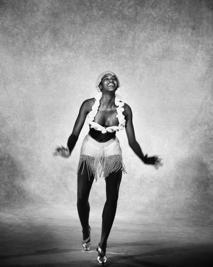 Exposition&nbsp;Vogue Paris 1920-2020&nbsp;au Palais Galliera :&nbsp;Naomi Campbell en ensemble Azzedine Alaïa pour le Vogue Paris de février 1989 (Peter Lindbergh)