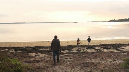 Le 13 Heures nous emmène à la découverte de l’île Tascon, au large du Morbihan. À peine une dizaine d’habitants à l’année qui vivent tous au rythme de la nature.