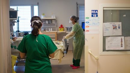 Le montant de la prime Covid pour le personnel hospitalier s'échelonnera de 500 à 1 500 euros. (LOIC VENANCE / AFP)