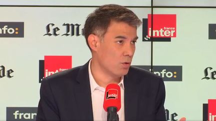 Le premier secrétaire du Parti socialiste Olivier Faure, dimanche 6 mai dans l'émission "Questions politiques" sur France Inter et franceinfo. (RADIO FRANCE / QUESTIONS POLITIQUES)