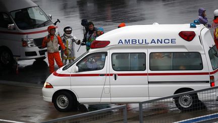  (Jules Bianchi a dû être évacué en ambulance, et non en hélico, à cause de la météo © REUTERS/Yuya Shino)