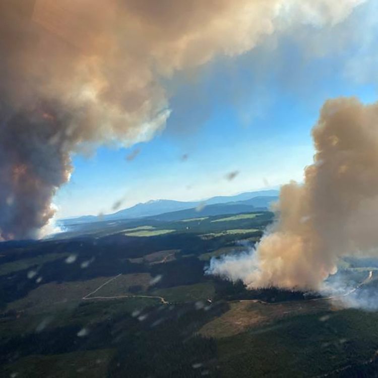 Les feux de Long Loch et de Derrickson Lake, en Colombie-Britannique (ouest du canada), le 30 juin 2021.&nbsp; (BC WILDFIRE SERVICE / AFP)