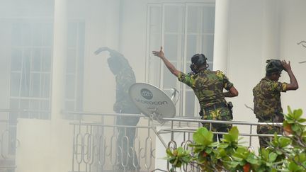 VIDEO. Scènes de chaos au Sri Lanka après une série d'explosions