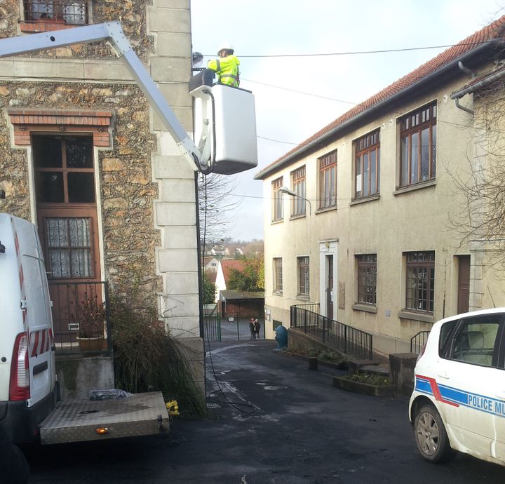 &nbsp; (Pas de dégâts dans l'école de Corbeil-Essonnes attaquée cette nuit à la voiture bélier.  © RF/Jérôme Jadot)