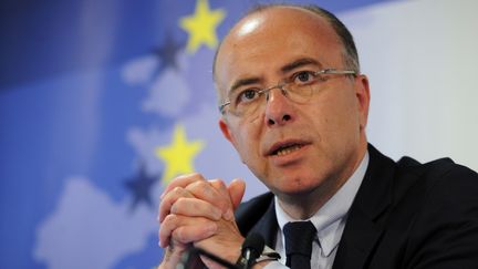 Le ministre des Affaires europ&eacute;ennes, Bernard Cazeneuve, au si&egrave;ge de l'Union europ&eacute;enne &agrave; Bruxelles, le 29 mai 2012. (JOHN THYS / AFP)