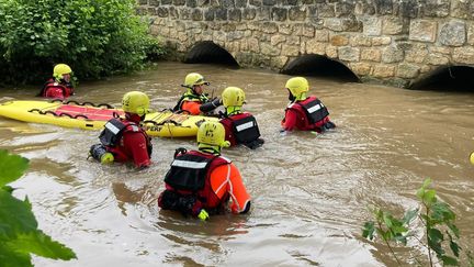 Les recherches se poursuivent le 22 juin 2021 à Beauvais (Oise) pour retrouver un jeune homme disparu. (PATRICK CAFFIN / MAXPPP)