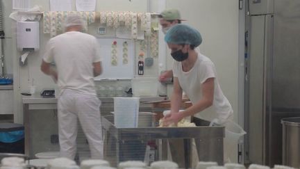 D'anciens ingénieurs sont devenus fromagers à Nantes (France 2)