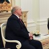 Le président biélorusse Alexandre Loukachenko (à gauche) et son homologue russe Vladimir Poutine, le 22 avril 2021 à Moscou (Russie). (MIKHAIL KLIMENTYEV / SPUTNIK / VIA AFP)