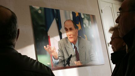 &nbsp; (Le portrait de François Mitterrand, dans le musée de Jarnac © Reuters/Regis Duvignau)