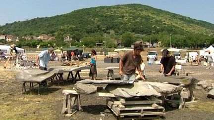 Un "lithophone" géant pendant le Festi'Lav 2013 à Volvic
 (France 3 / Culturebox)