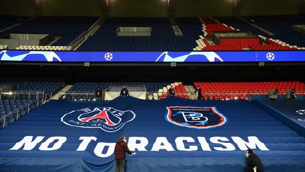 Match PSG-Basaksehir : le football dit non au racisme