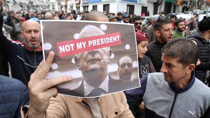 Des manifestants dans les rues d'Alger, le 13 décembre 2019.&nbsp; (?ADEL SEHREI/WOSTOK PRESS / MAXPPP)