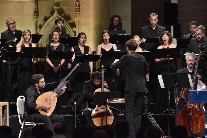 Raphaël Pichon dirige les "Grands Motets" de Bach avec son ensemble Pygmalion le 13 septembre à Ambronay. (BERTRAND PICHENE)