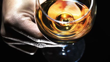 Le Bureau national interprofessionnel du cognac exporte 97% de sa production. (MICHAEL HITOSHI / PHOTODISC / GETTY IMAGES)