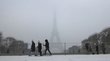 Intempéries : des chutes de neige perturbent le trafic en Île-de-France