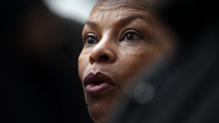 La ministre de la Justice, Christiane Taubira, visite le m&eacute;morial de Caen (Calvados), le 2 f&eacute;vrier 2014. (CHARLY TRIBALLEAU / AFP)