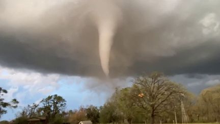 Etats-Unis : le Kansas touché par une violente tornade