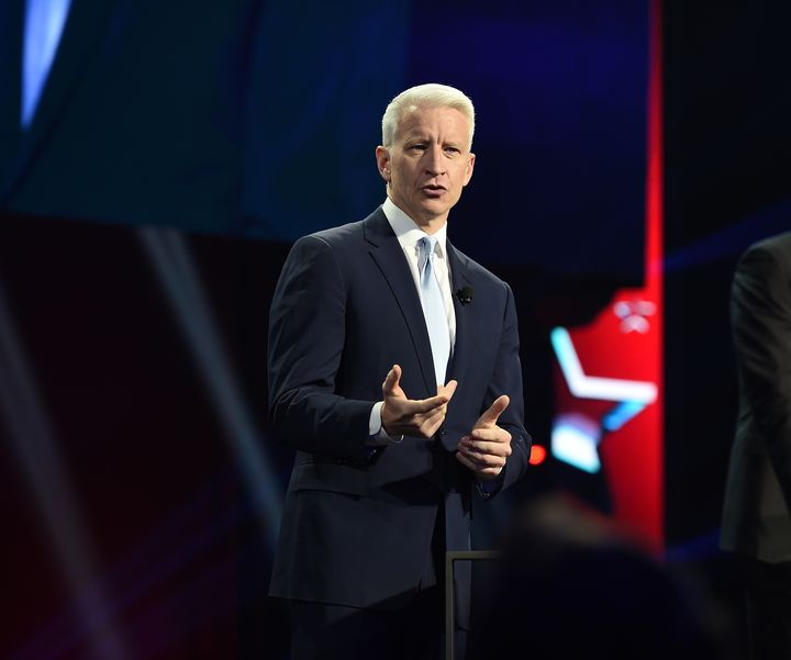 Anderson Cooper au théâtre Madison Square Garden, le 18 mai 2016, à New York.&nbsp; (NICHOLAS HUNT / GETTY IMAGES NORTH AMERICA / AFP)