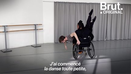 Renversée par une voiture quand elle avait 13 ans, Gladys est aujourd'hui en fauteuil roulant. Mais elle n'a pas abandonné sa passion, et c'est grâce à la danse qu'elle s'est réconciliée avec son corps. Elle raconte.