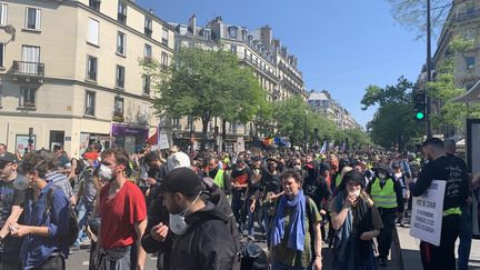 Manifestation des "gilets jaunes" à Paris le 20 avril 2019. (JULIEN PASQUALINI / FRANCE-INFO)