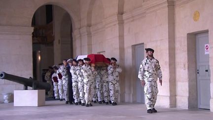 La cérémonie d’hommage national au sergent Maxime&nbsp;Blasco&nbsp;a été très sobre, mercredi 29 septembre, comme l’aurait souhaité le soldat tué au Mali vendredi. (CAPTURE ECRAN FRANCE 3)