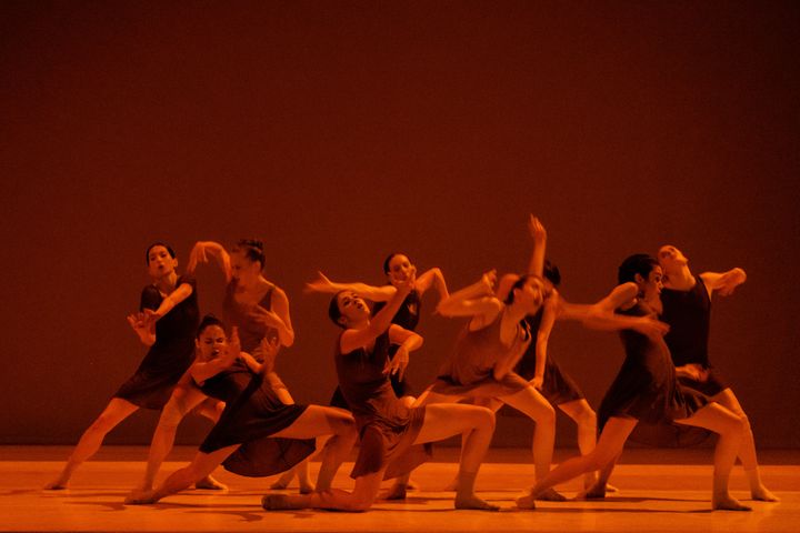 "The Art of not looking back" de Hofesh Shechter
 (Agathe Poupeney/Opéra national de Paris)