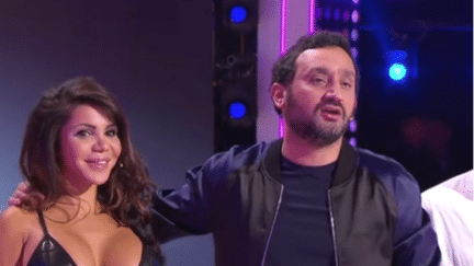 Soraya Riffy et Cyril Hanouna sur le plateau des "35 heures de Baba", sur&nbsp;C8, le 14 octobre 2016. (C8)