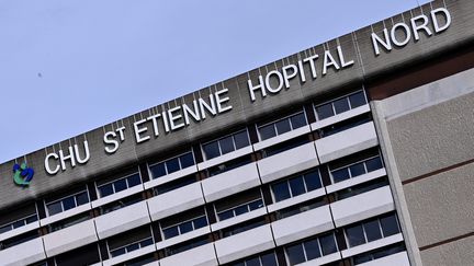 L'hôpital Nord de Saint-Etienne (Loire) où une enfant placée a été enlevée par ses parents, le 25 novembre 2022.&nbsp; (MAXPPP)