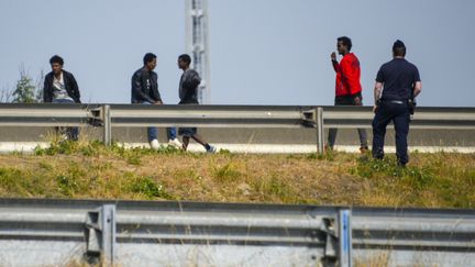 Des centaines de migrants de retour à Calais