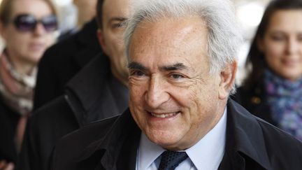 L'ancien directeur du FMI, Dominique Strauss-Kahn arrive pour donner une conf&eacute;rence sur l'&eacute;conomie mondiale &agrave; Kiev (Ukraine), le 4 avril 2012. (EPA / MAXPPP)